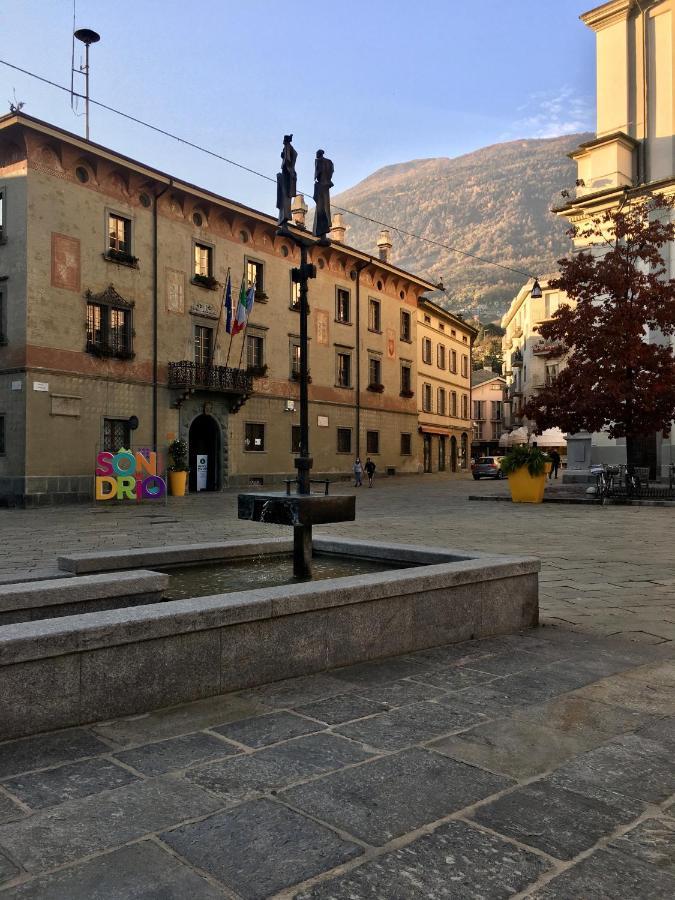 Dietro L'Angolo Sondrio Villa Buitenkant foto